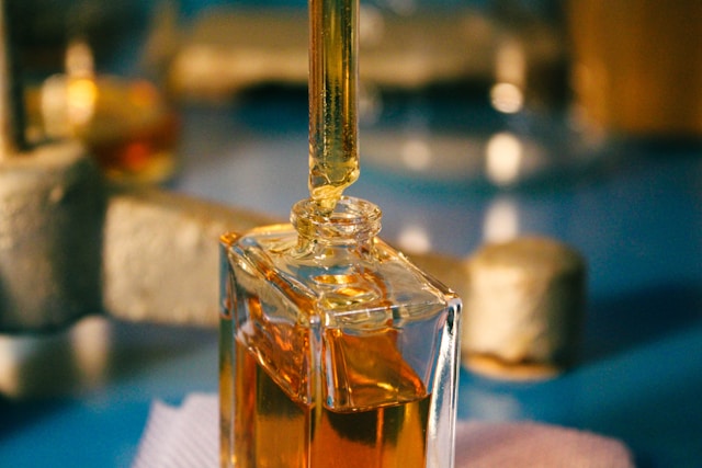 عطر و اسانس